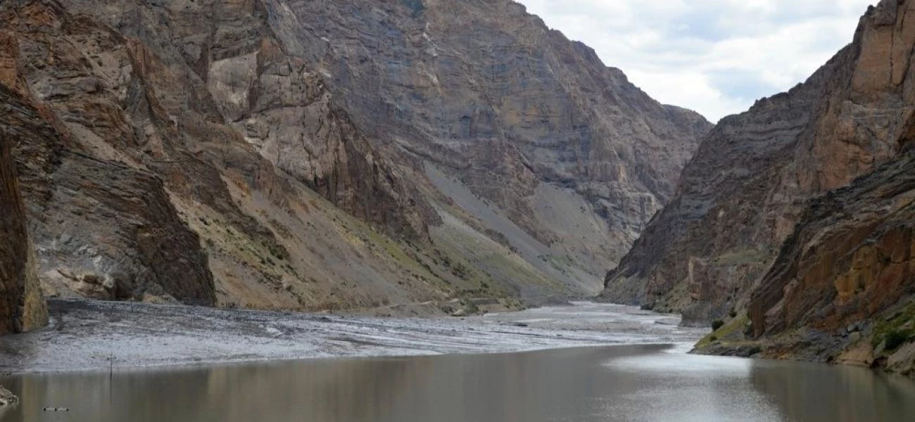 Silnici ve Spiti zavalilo bahno. 