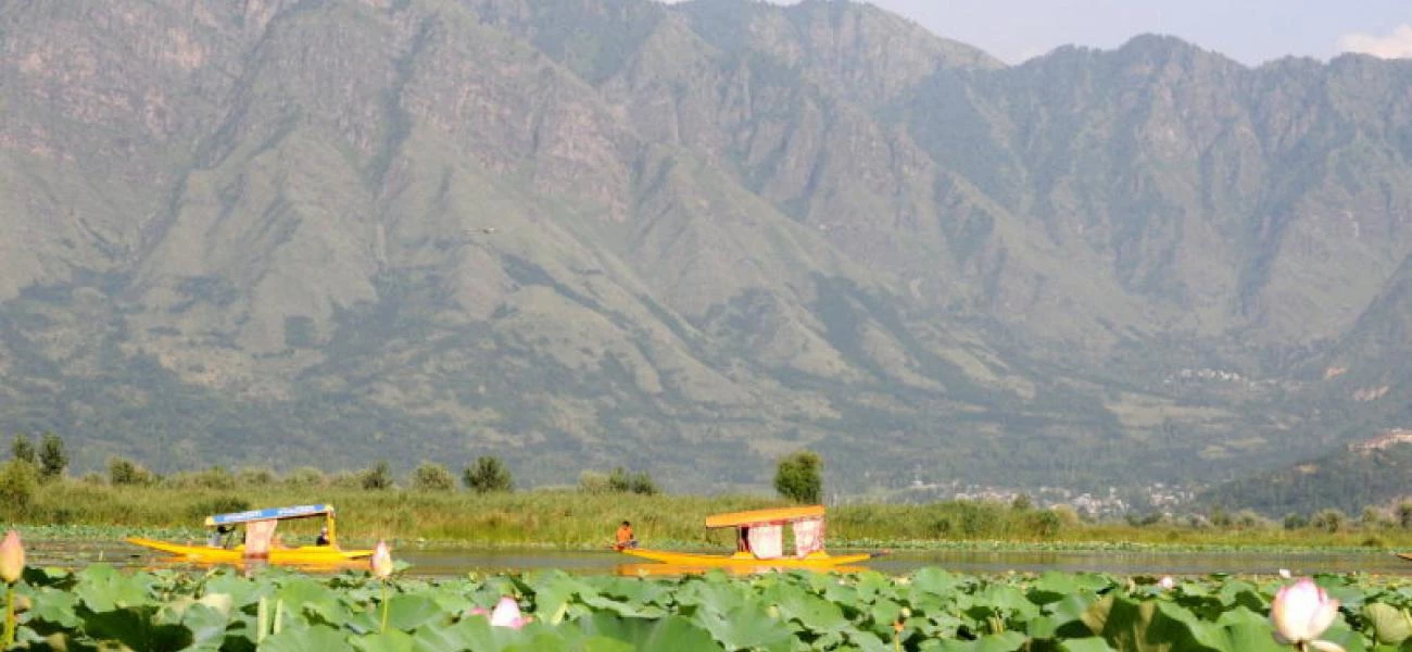 Jezero Dal ve Šrinagaru Jezero Dal ve Šrinagaru