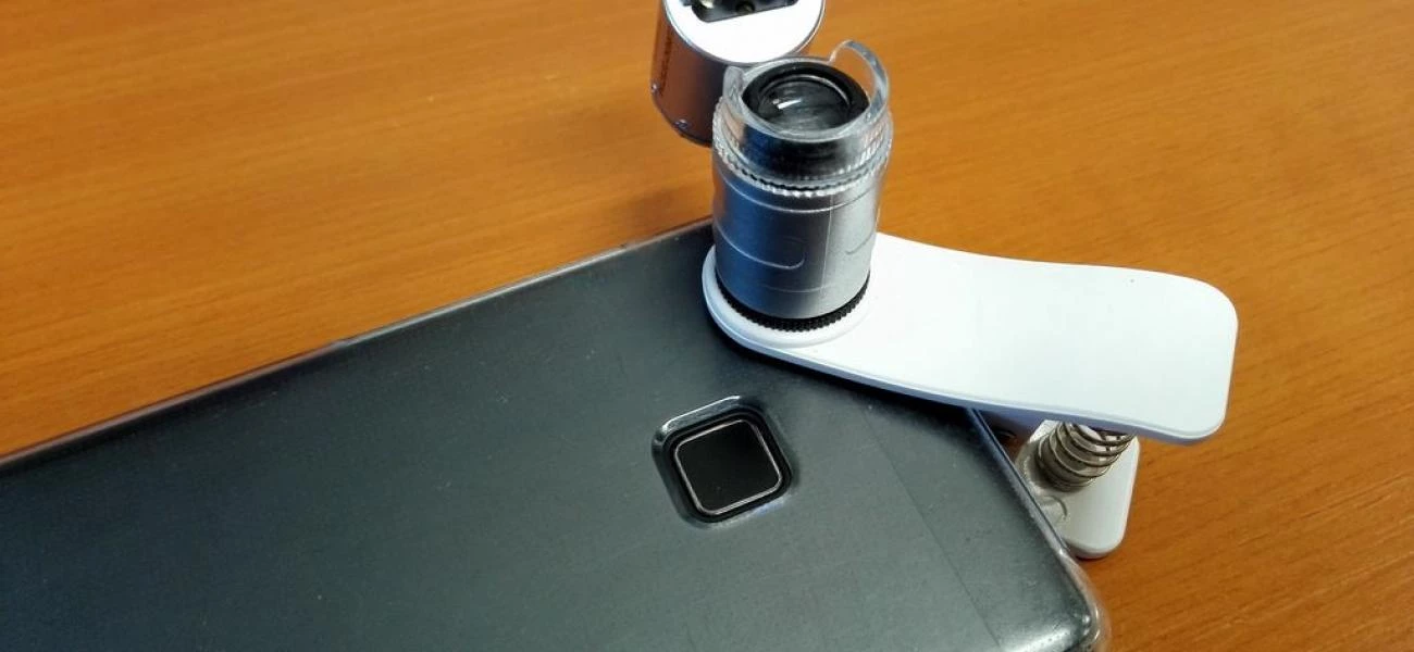 Lupa jako nádstavec mobilu