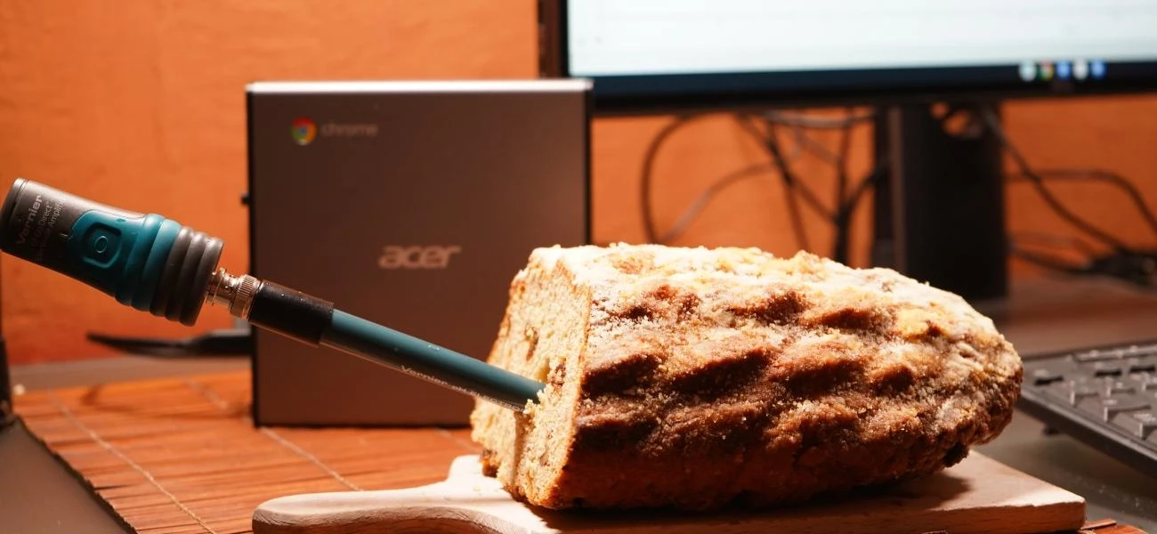 Měříme pH vánočky - chromebox a čidlo Vernier Měříme pH vánočky - chromebox a čidlo Vernier