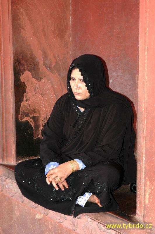 Muslimská žena v Páteční mešitě