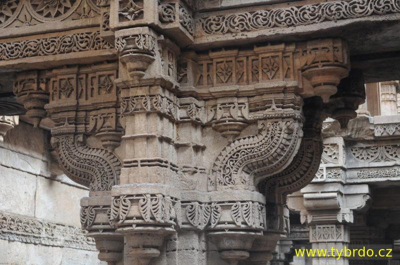 Adalaj vav - detail výzdoby
