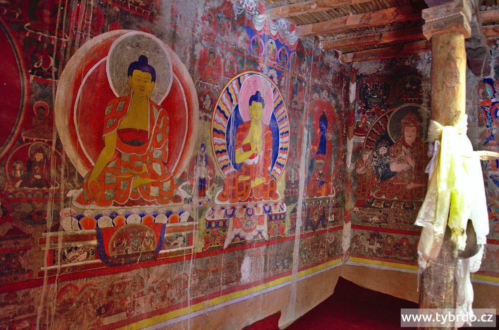 Buddhistické malby ve svatyni v klášteře Dhankar