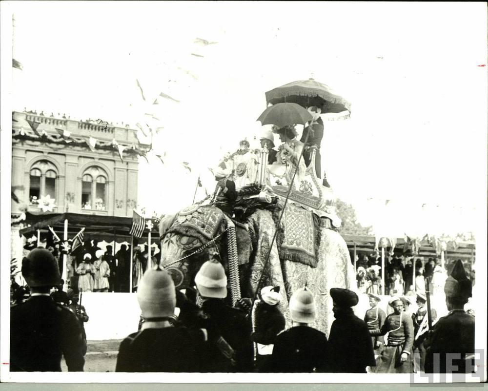 Lord Curzon a Lady Curzon, Delhi Durbar, 1903 (http://www.oldindianphotos.in)