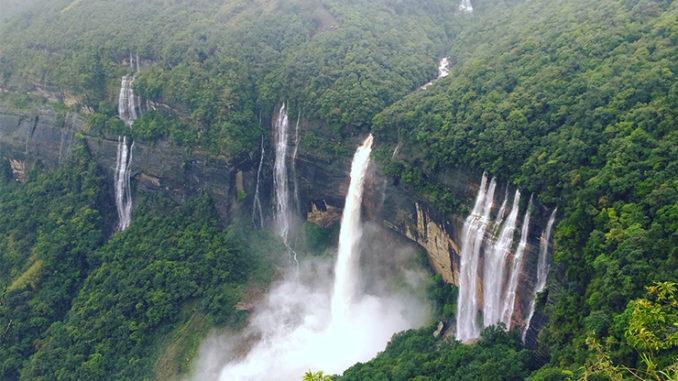 Nohsngithiang aneb Seven sisters falls
