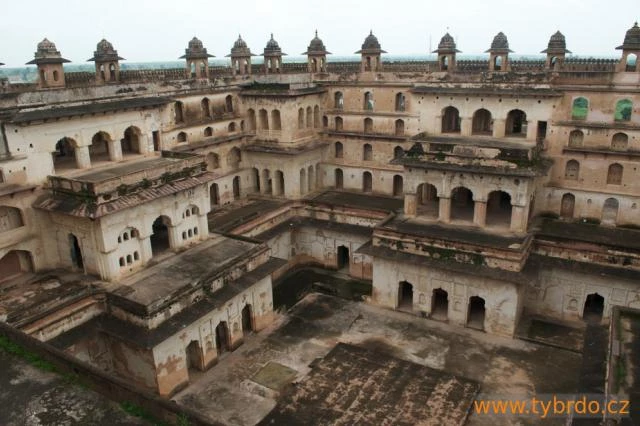 Raja Mahal v Orche