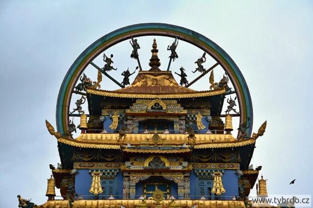 Namdroling Monastery v Karnátace
